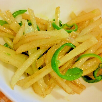 お弁当の隙間おかず＊ピーマン＆じゃがいもカレー炒め